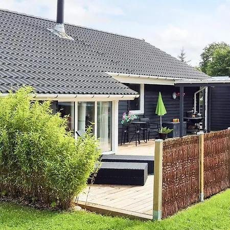 8 Person In Hemmet-by Traum *