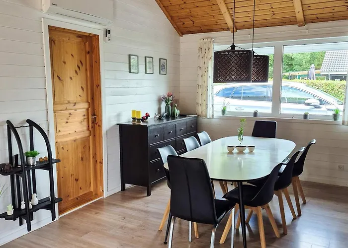 8 Person In Hemmet-by Traum Hemmet