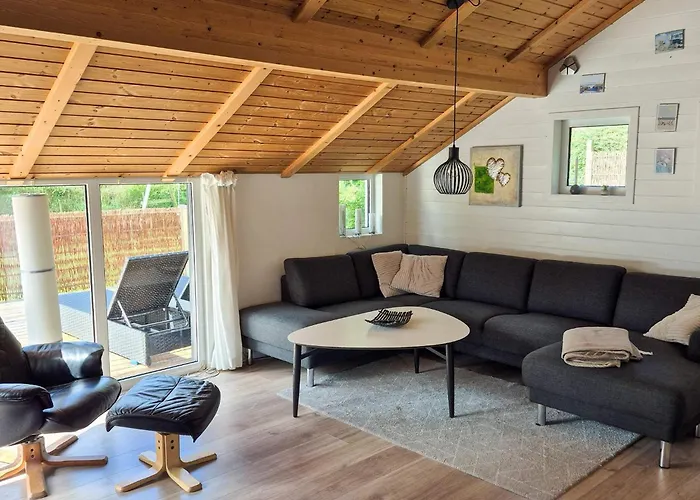 8 Person In Hemmet-by Traum * Hemmet